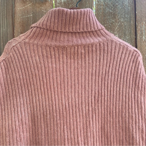 MAZIK Women’s Pink Cable Knit Turtle Neck Sweater Shawl Shrug Size Large - Picture 9 of 11